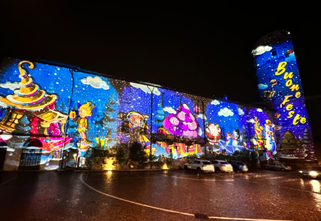 Merate: luci accese, piazze  Illuminate e proiezioni sul  Castello. Natale è arrivato