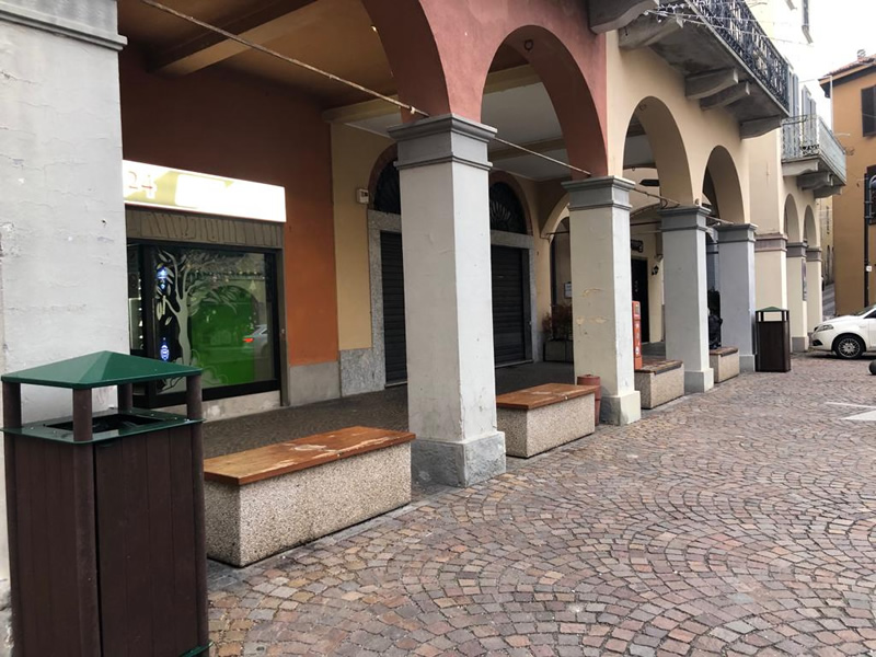 MerateCestiniPiazza.jpg (180 KB)