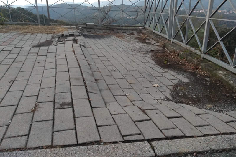 chiusura_parcheggio_montevecchia_07.jpg (83 KB)