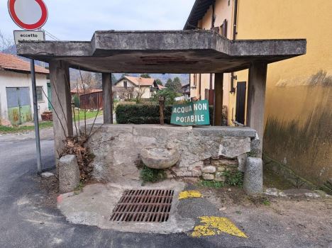 lavatoio_cazzulino__ora_1.JPG (41 KB)