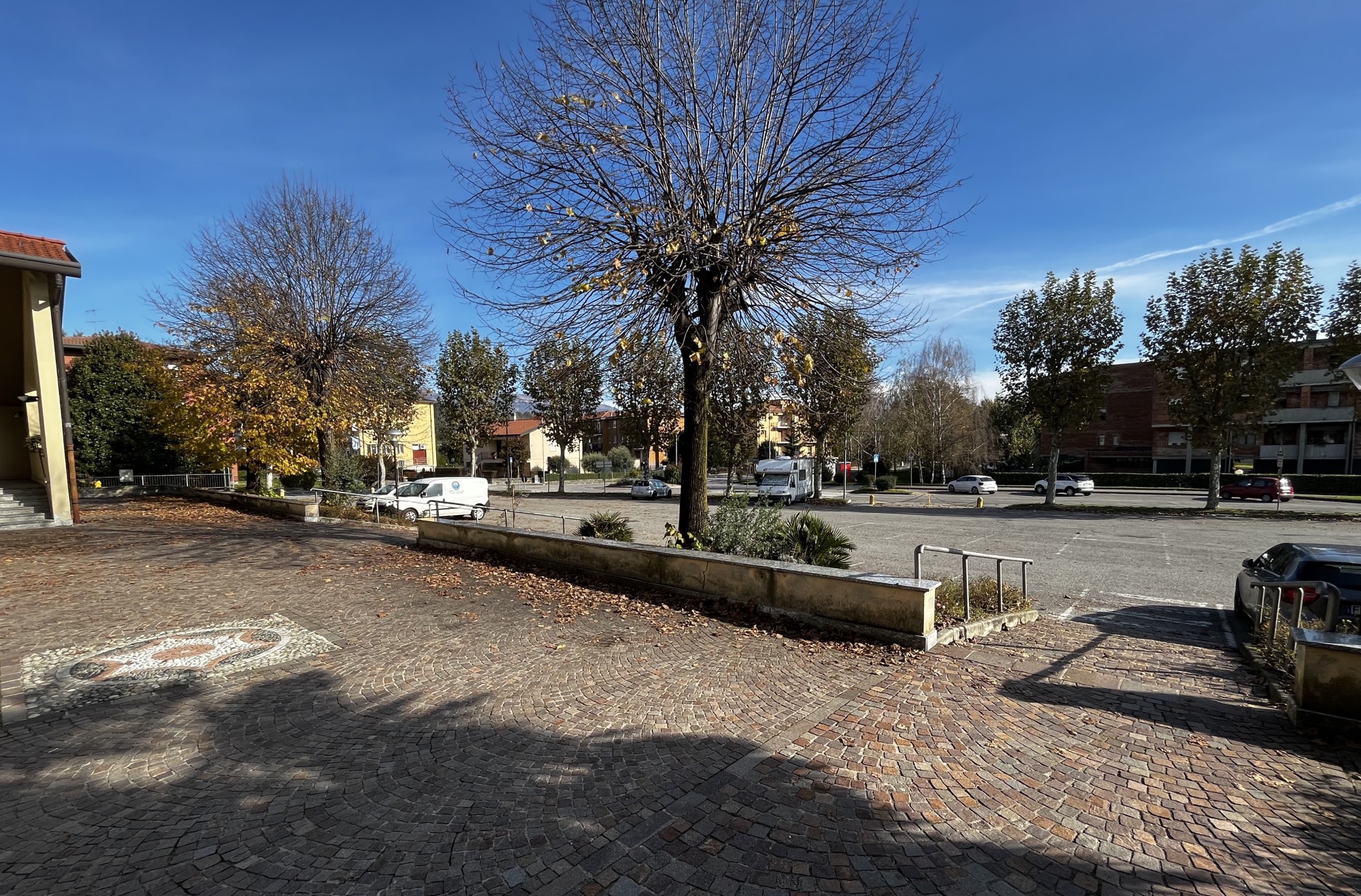 OlgiateParcheggioChiesa.jpg (932 KB)
