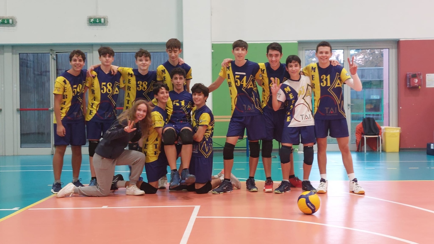 VolleyU173.jpg (320 KB)