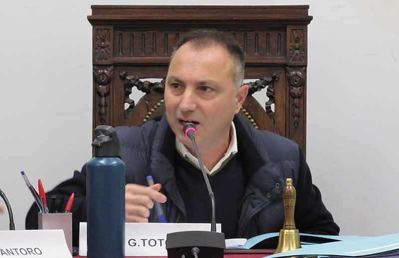 consiglio_comunale_cernusco_09.jpg (39 KB)