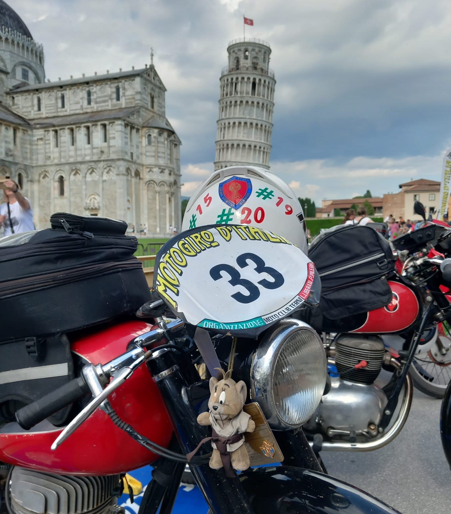 MotoGiroItalia1.jpeg (285 KB)