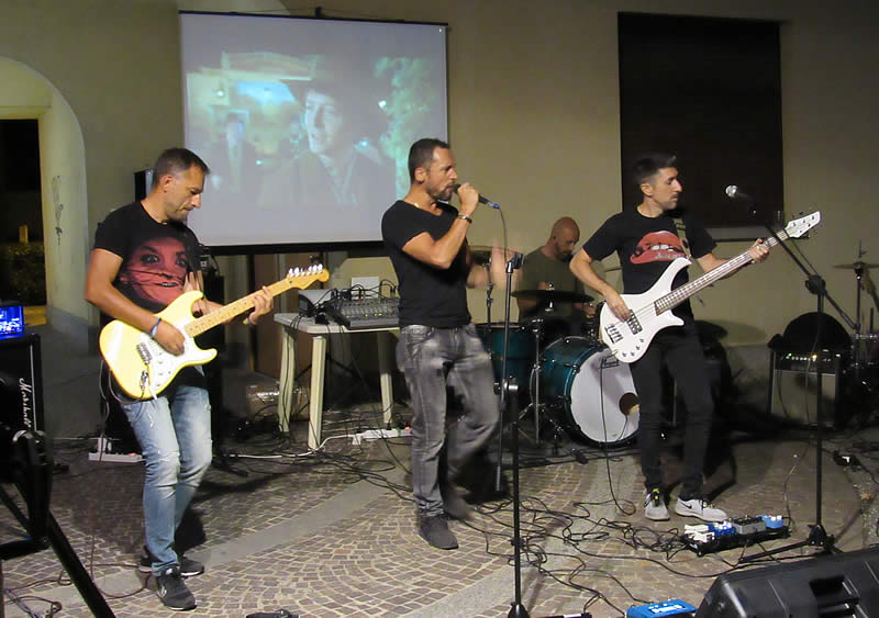 rockosnago_03.jpg (71 KB)