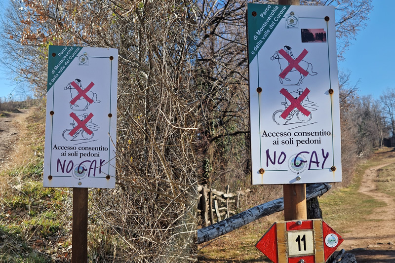 ParcoCuroneNoGay.jpg (294 KB)