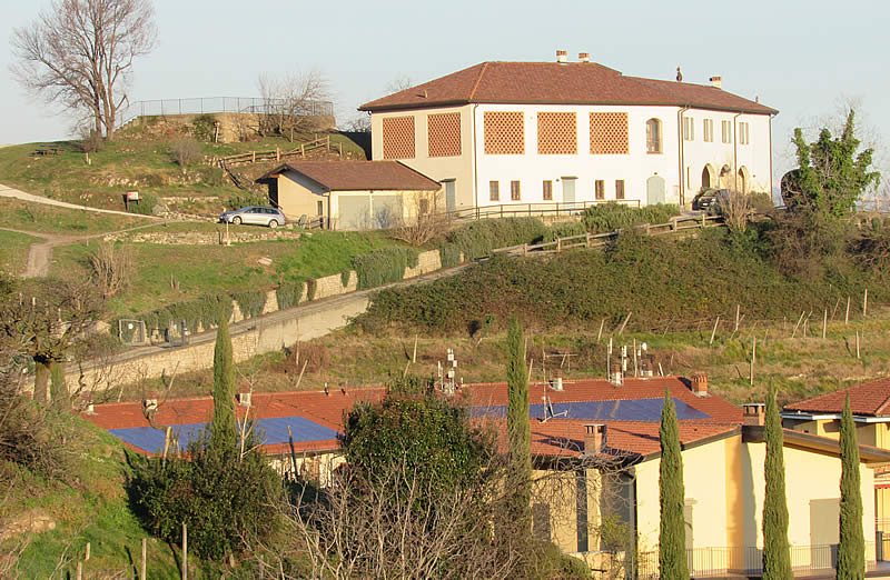 pannelli_fotovoltaici_municipio_montevecchia_02.jpg (118 KB)