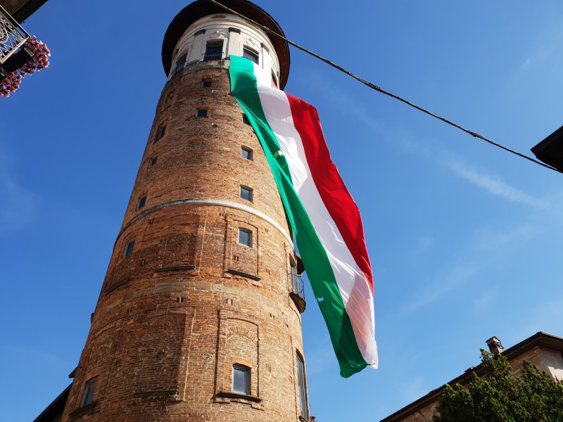 MerateTorreSimbolo.jpg (103 KB)