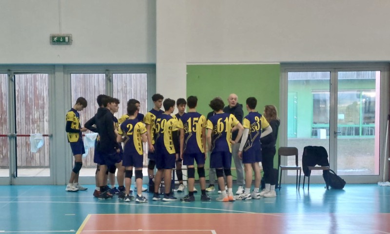 Volleyu172.jpeg (77 KB)