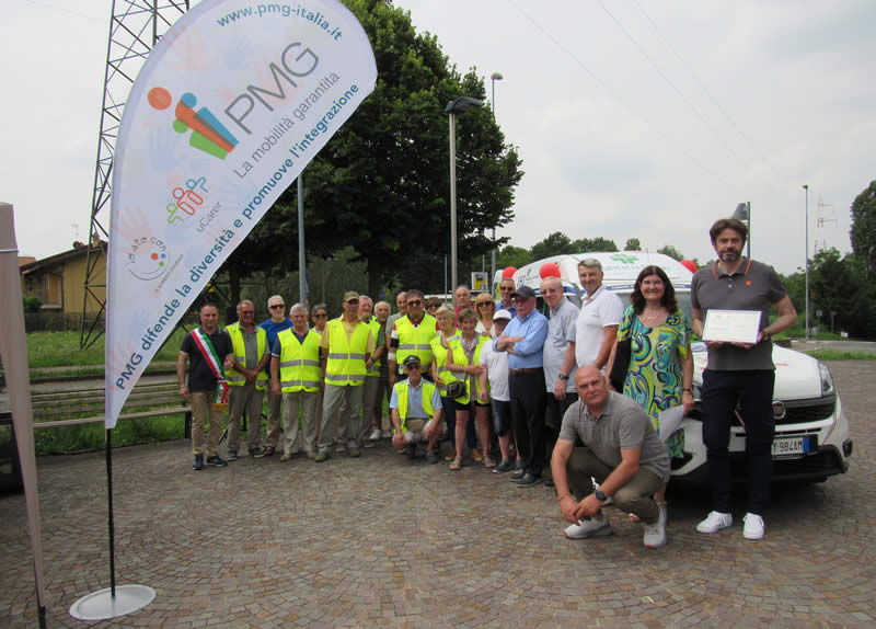inaugurazione_mezzo_pmg_cernusco_01.jpg (75 KB)