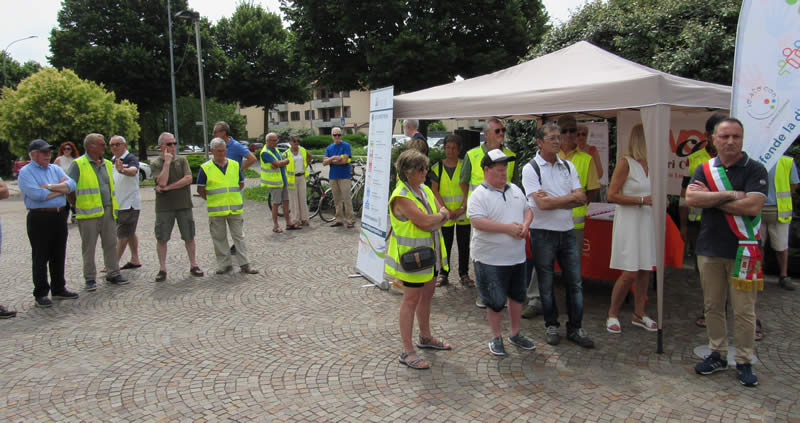 inaugurazione_mezzo_pmg_cernusco_04.jpg (75 KB)