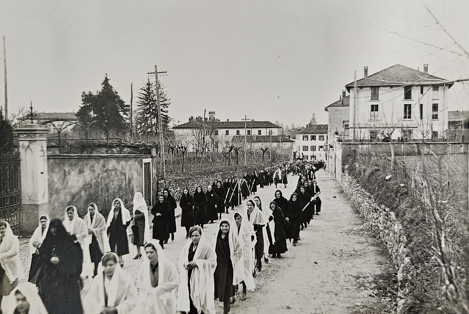 FuneraleBaslini8.jpg (640 KB)