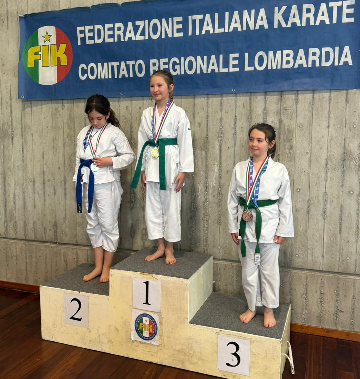 TentorioTrofeoChildren6.jpg (455 KB)