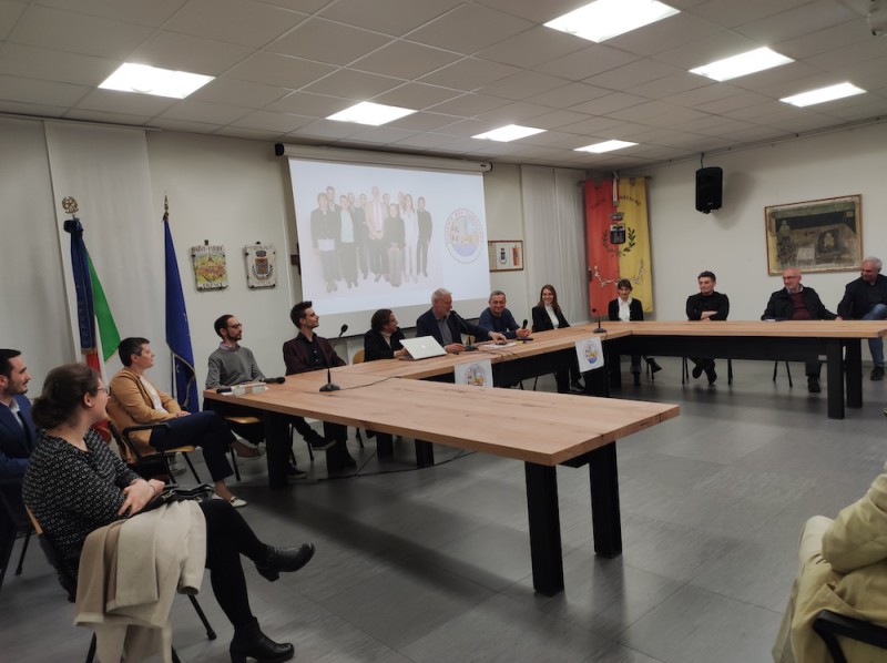 presentazione_insieme_per_imbersago__12_.jpg (88 KB)