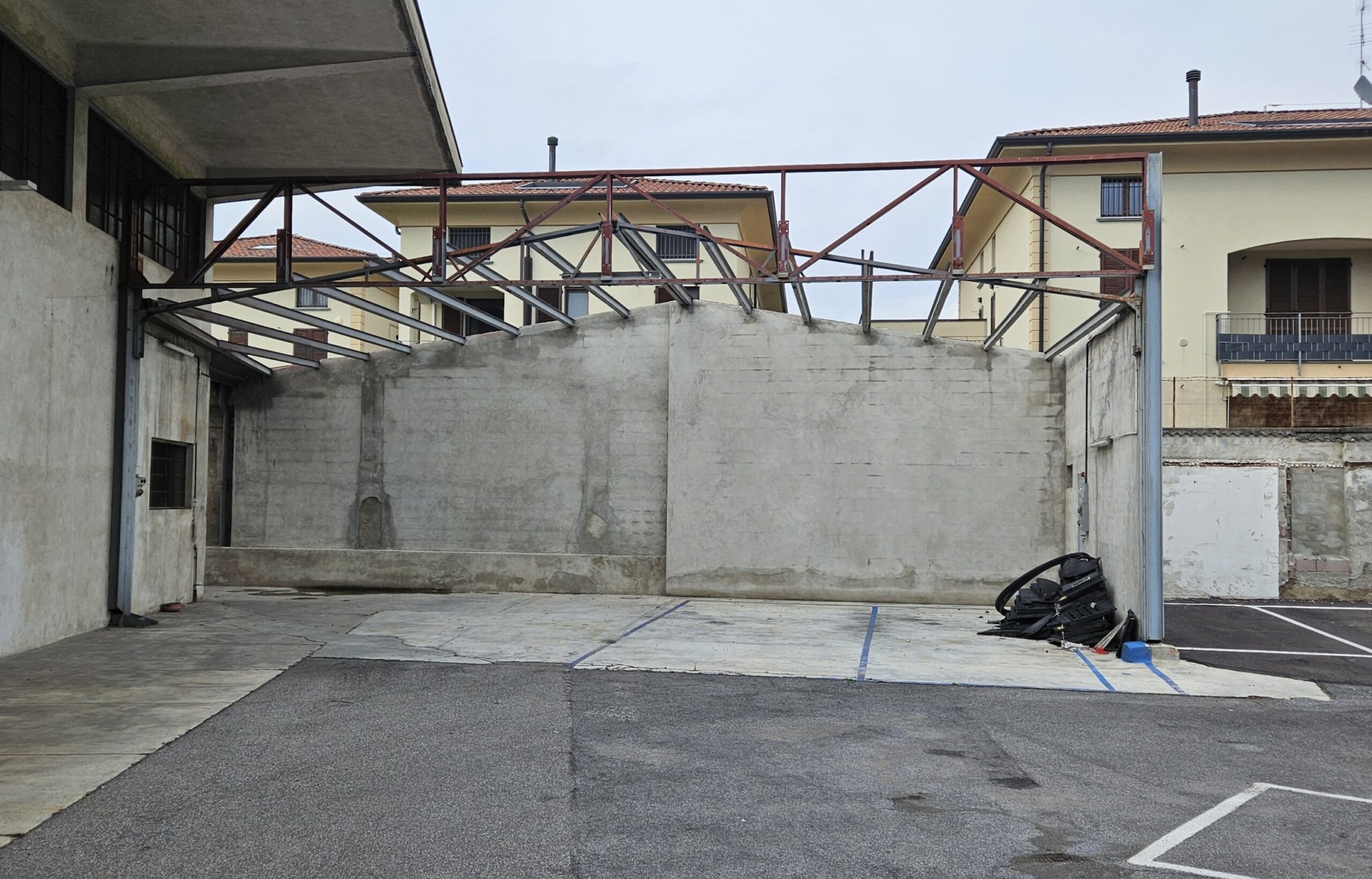 Calco_lavori_via_italia1.jpg (553 KB)