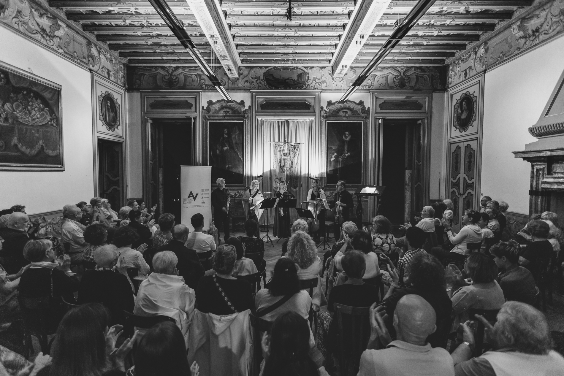 Donizetti_Opera_Ensemble_foto_Riccardo_Caldirola.jpg (1.22 MB)