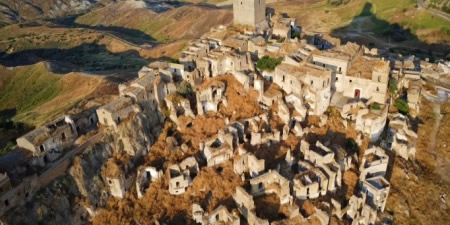 ViaggiatoriAgostoMontagnaPRIMA.jpg (46 KB)