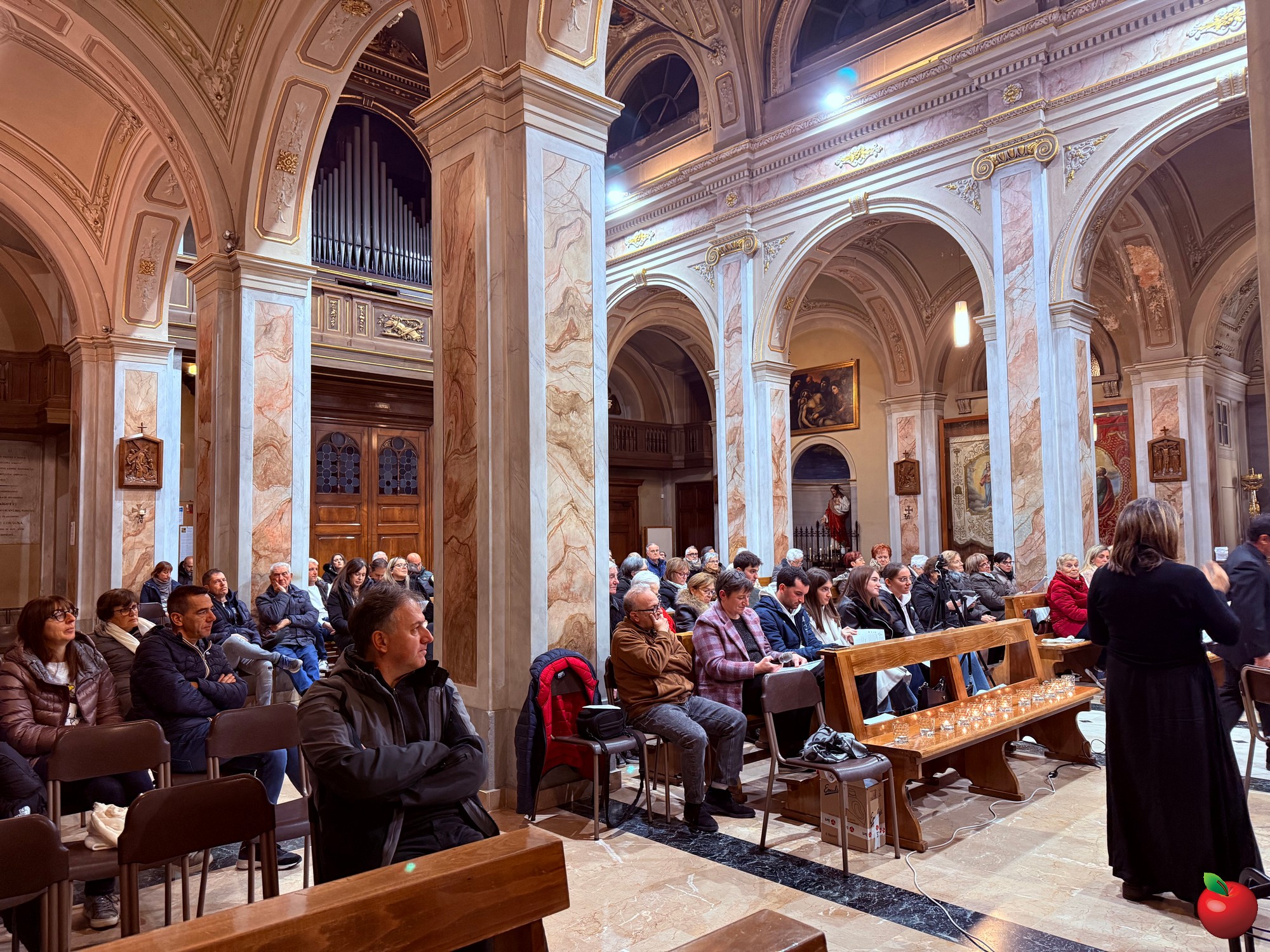 1LomagnaConcertoNataleChiesa.jpg (961 KB)