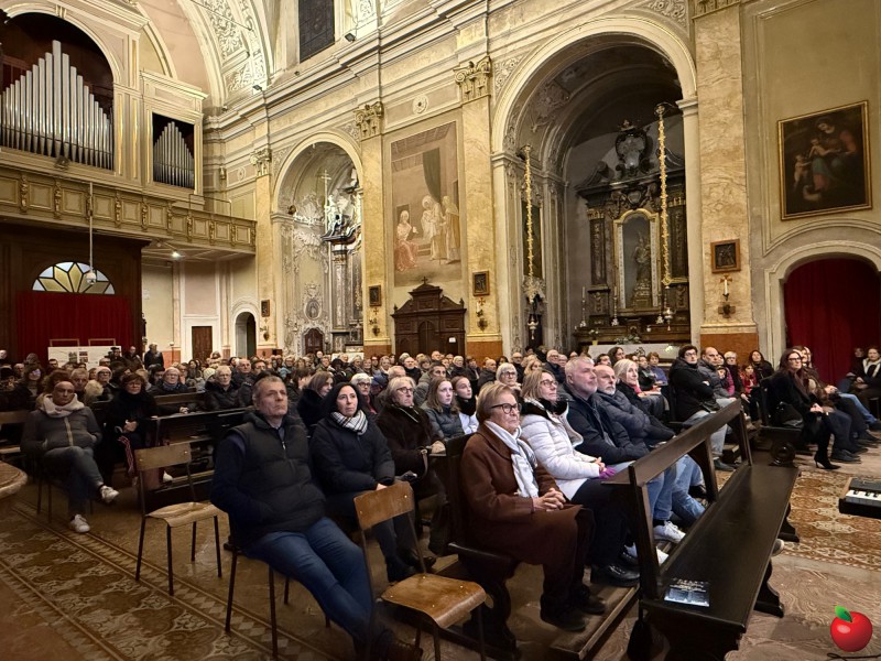 2CernuscoConcertoNataleChiesa.jpg (156 KB)