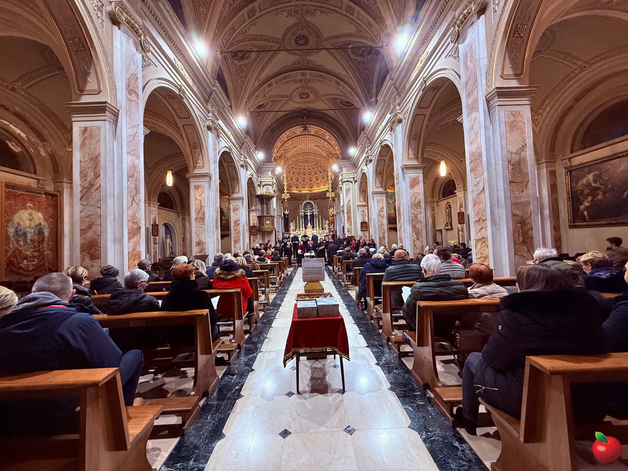 3LomagnaConcertoNataleChiesa.jpg (908 KB)