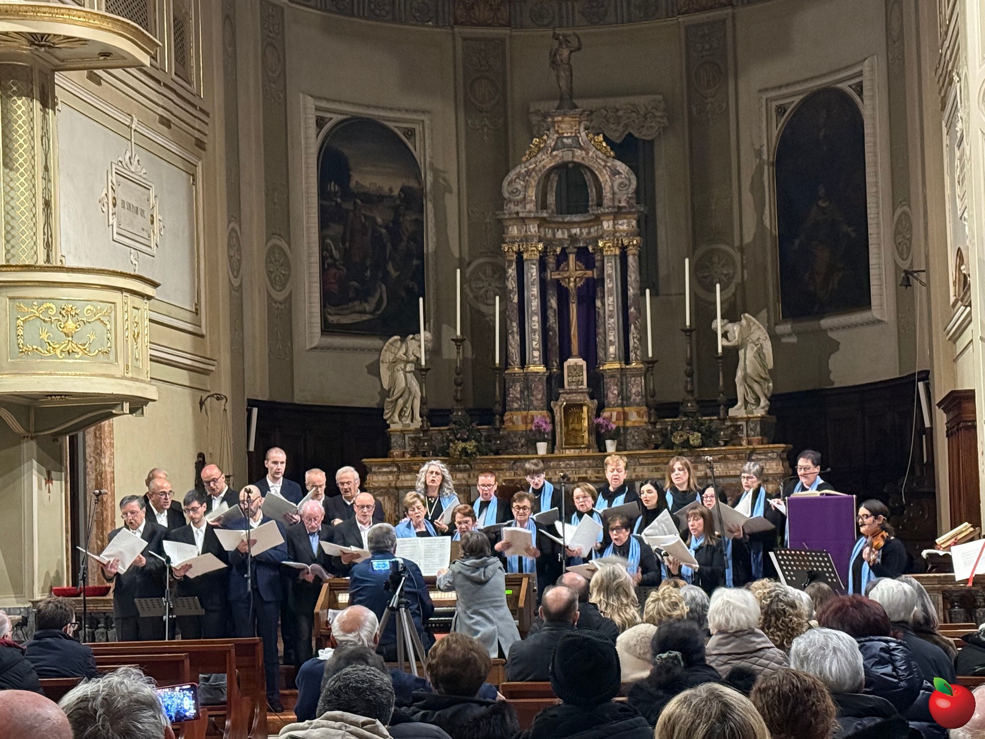 3OsnagoConcertoNataleChiesa.jpg (743 KB)