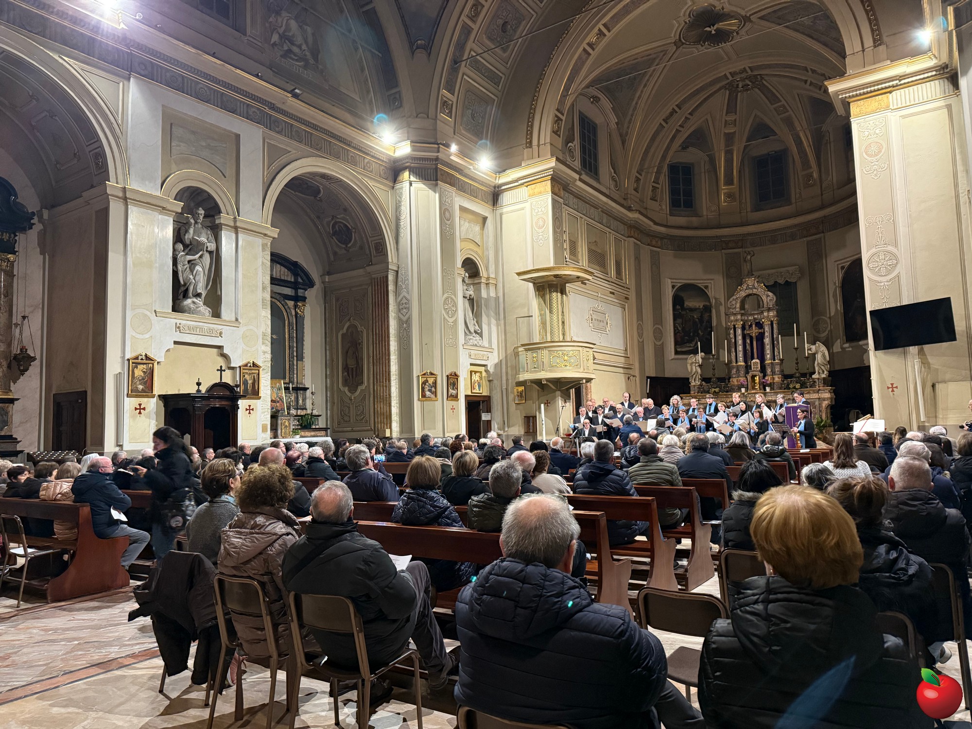 4OsnagoConcertoNataleChiesa.jpg (792 KB)