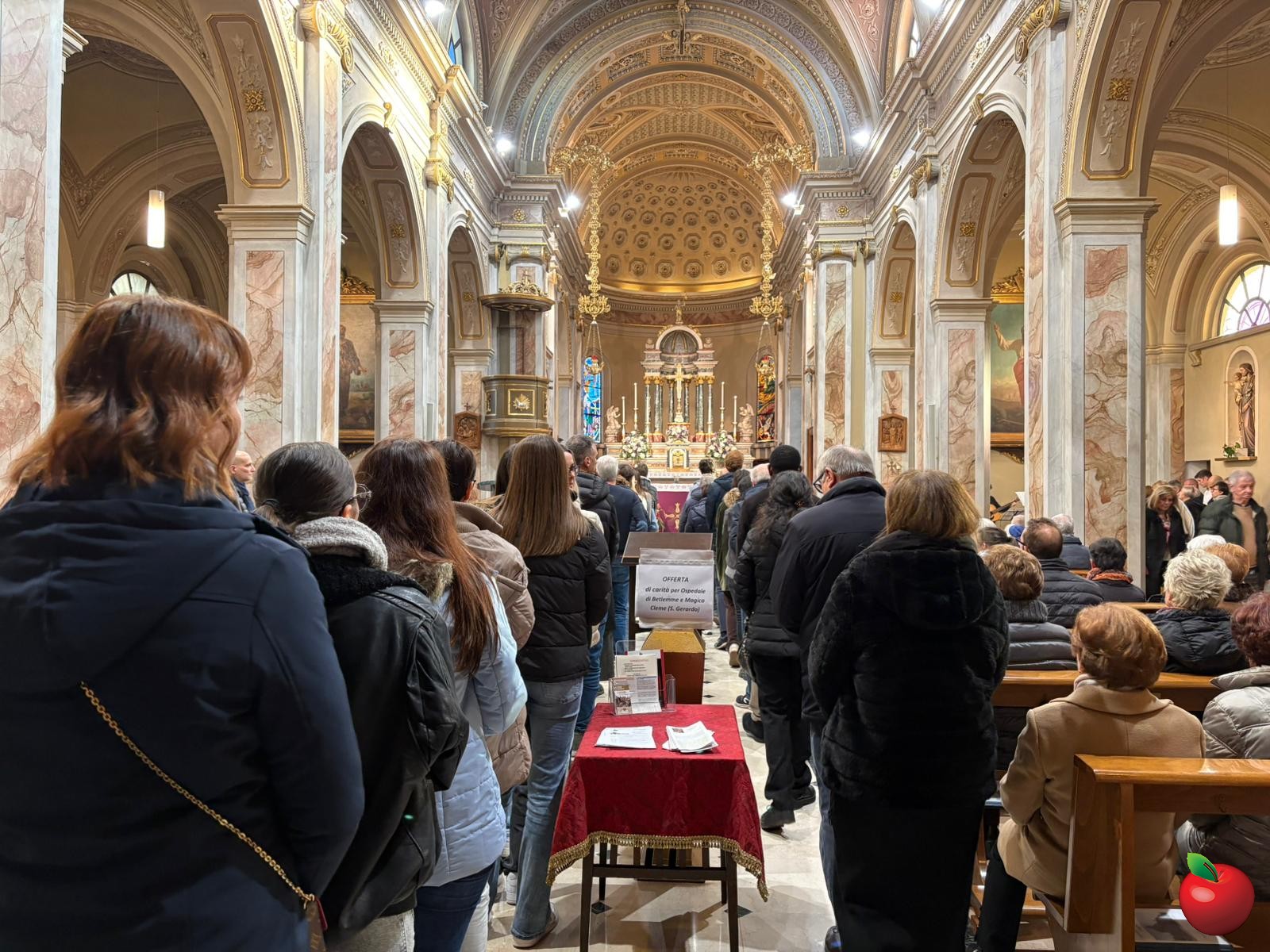 8PremioSuoraGenevieve.jpg (380 KB)