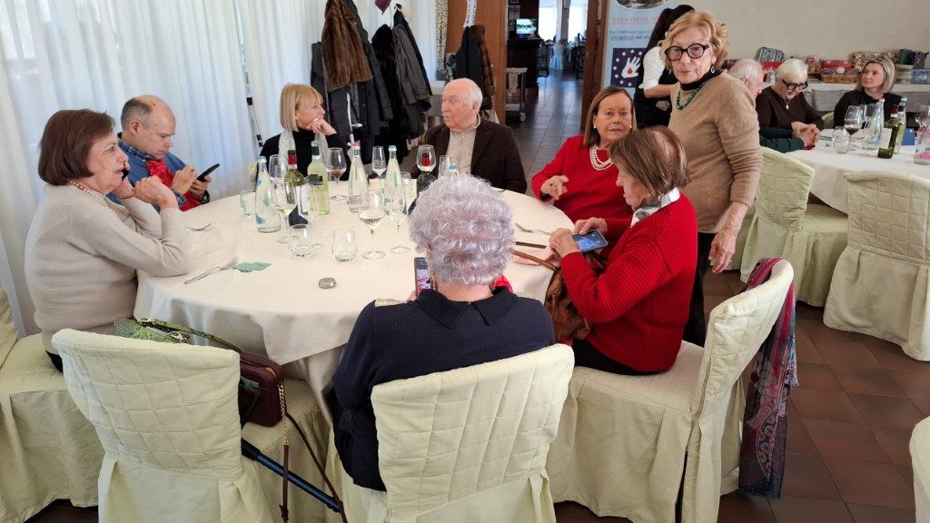 AipaPranzoNataleSoci__5_.jpg (97 KB)