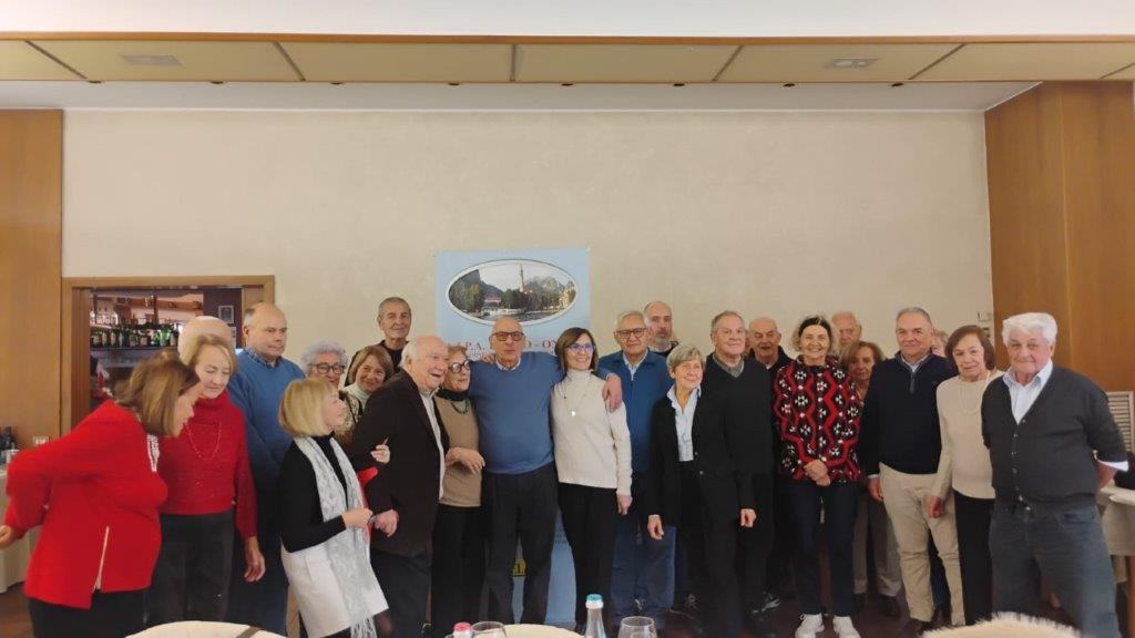 AipaPranzoNataleSoci__8_.jpg (60 KB)