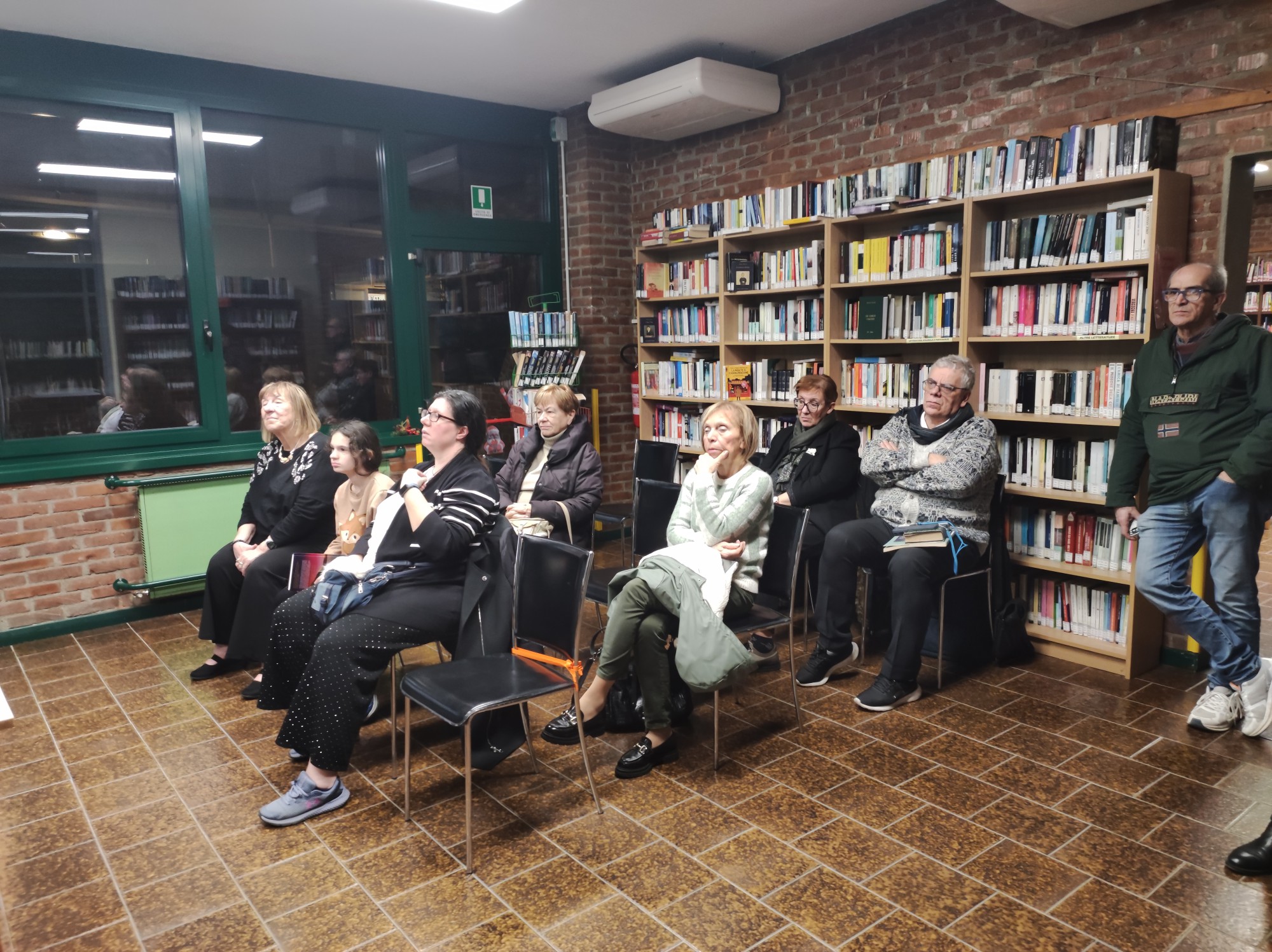 AirunoLibroStucchi__4_.jpg (654 KB)