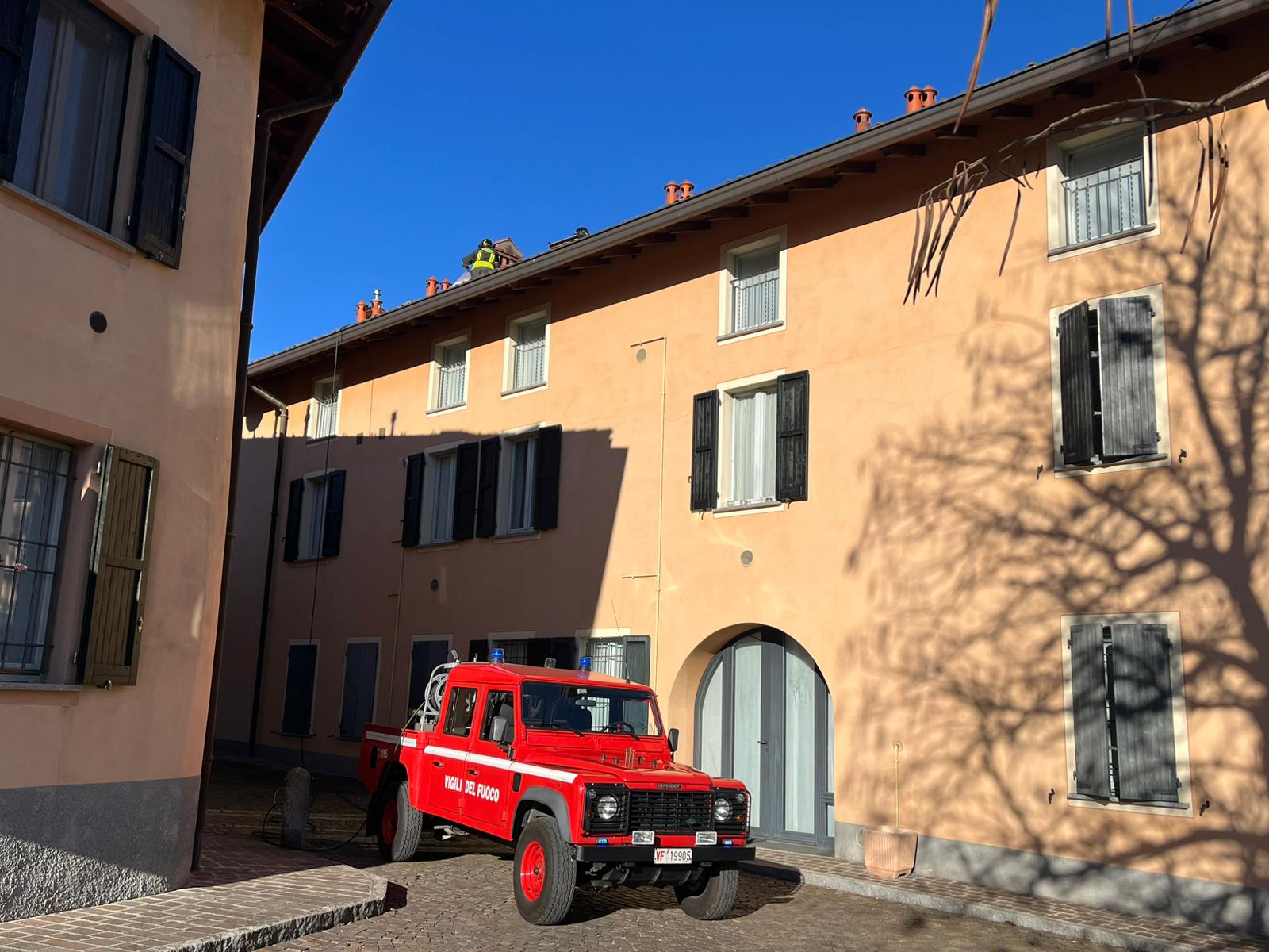 ImbersagoInterventoVvfTetto2.jpg (224 KB)