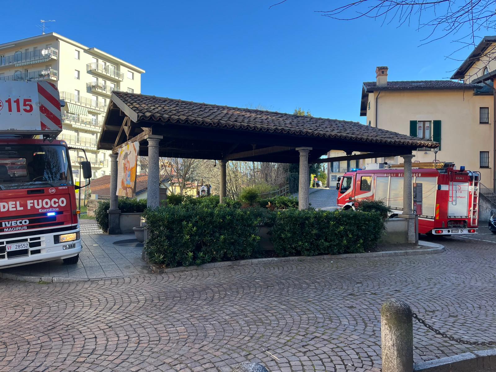 ImbersagoInterventoVvfTetto3.jpg (323 KB)