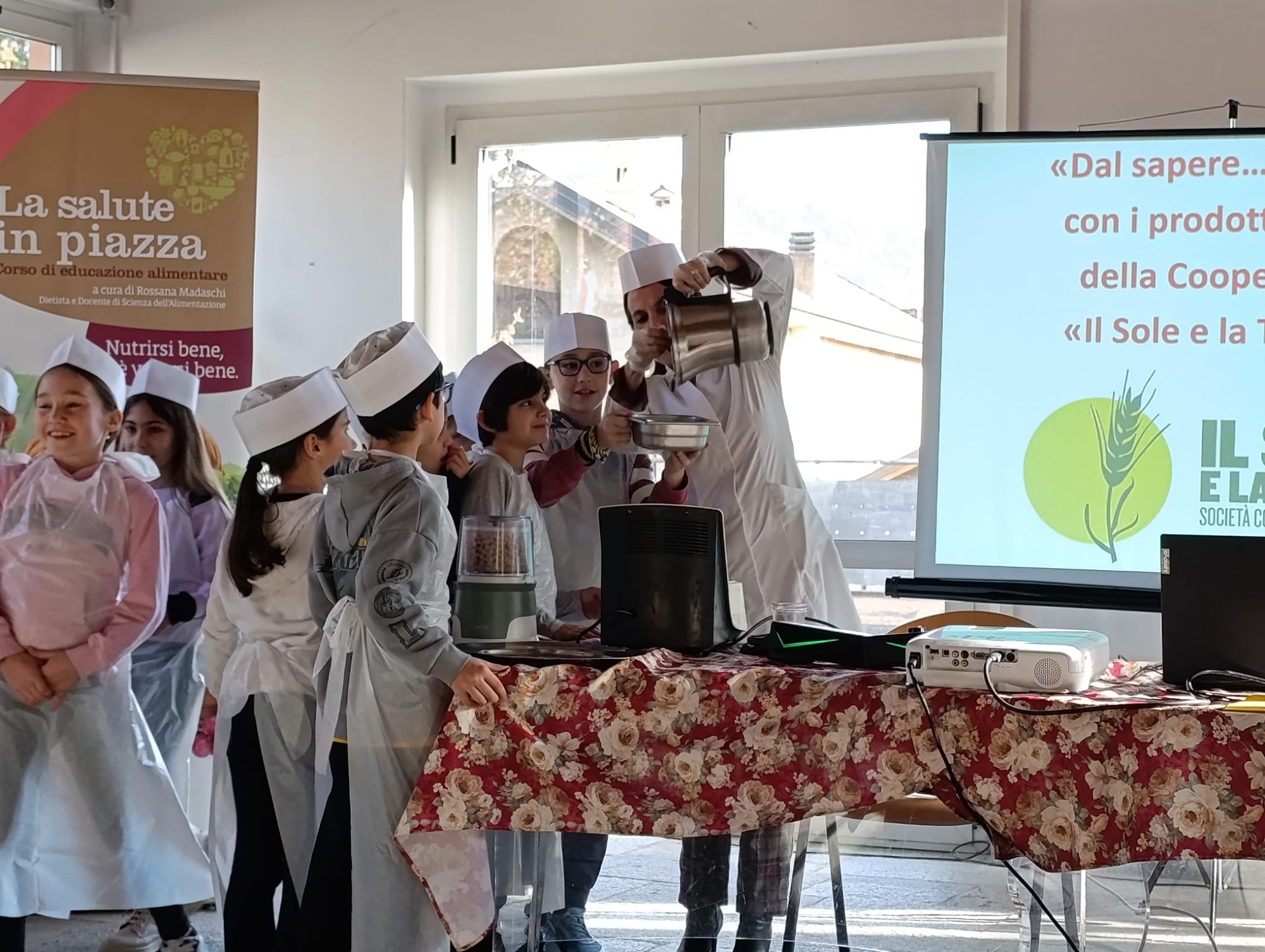 ImbersagoSaluteInPiazza_3_prima.jpg (487 KB)