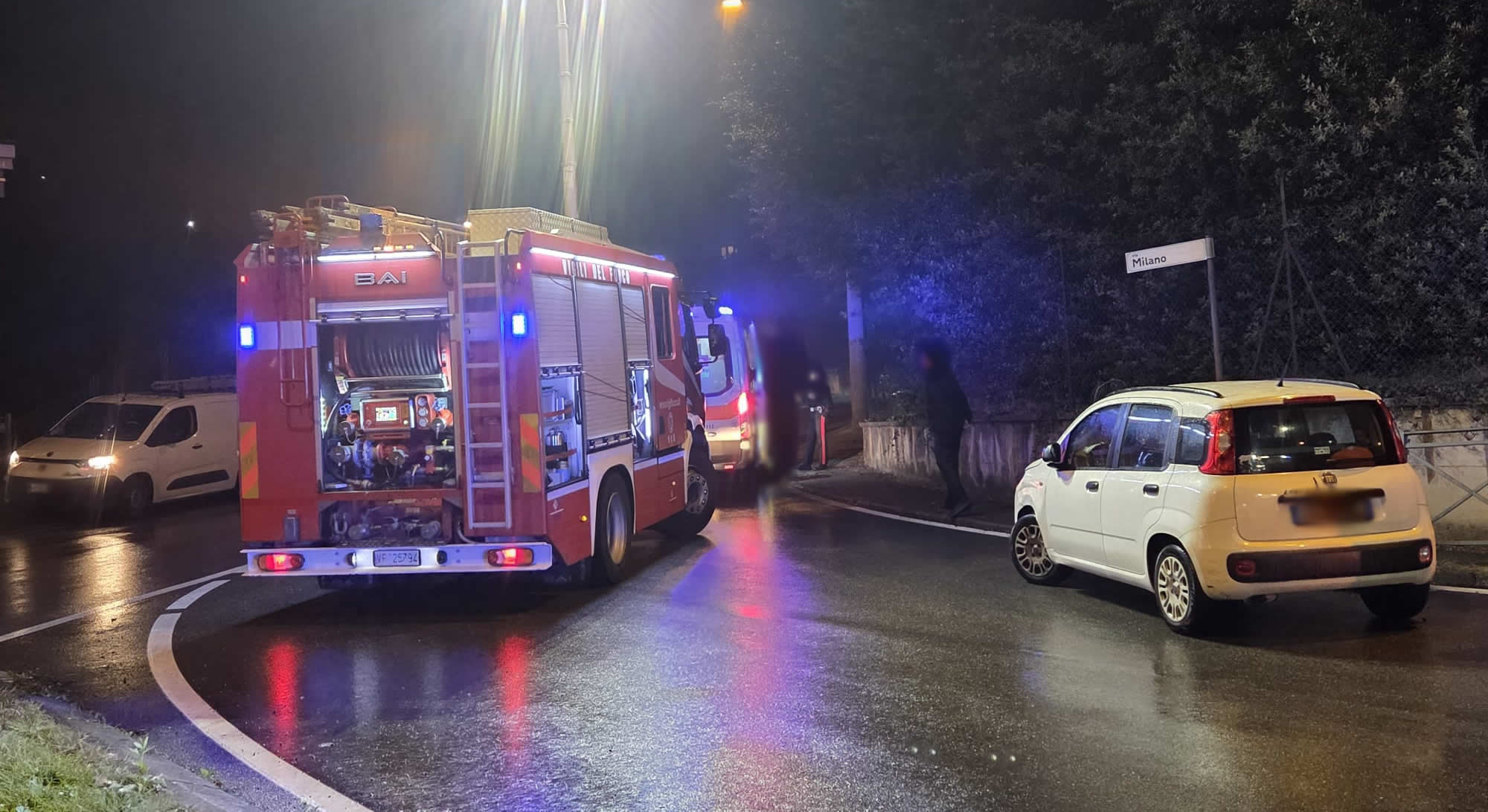 LomagnaIncidenteRotonda3.jpg (210 KB)