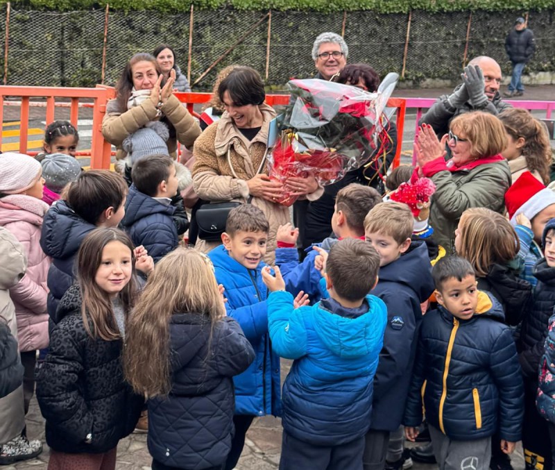 Lomagna_scuola_taglio_nastro1.jpeg (175 KB)