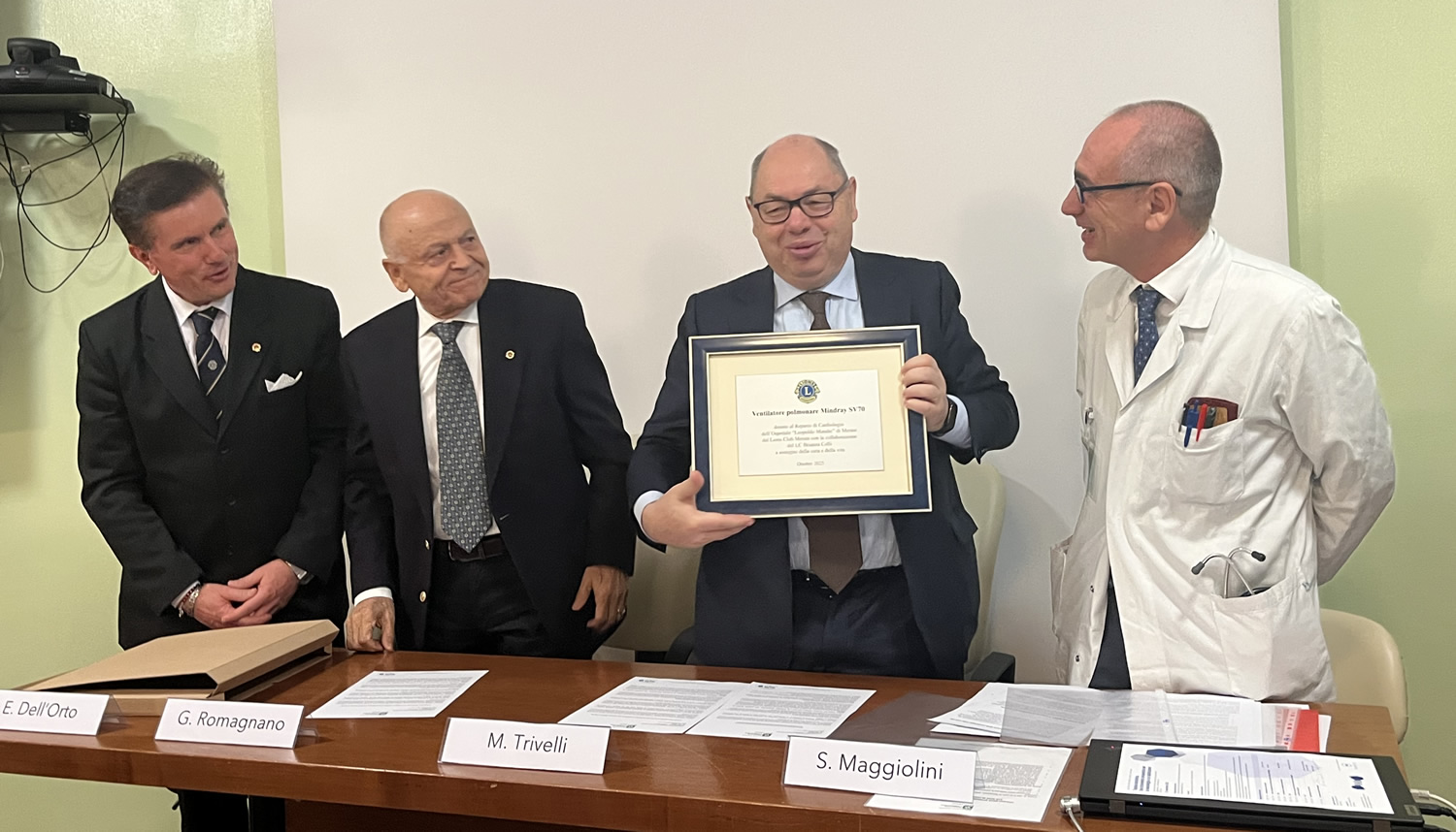 MandicDonazioneLions2.jpg (304 KB)