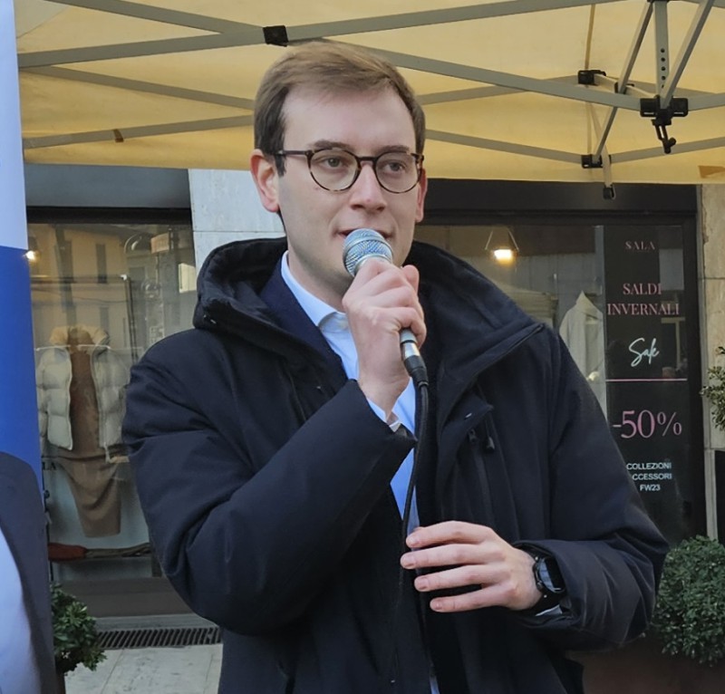 MattiaSalvioni1.jpg (104 KB)