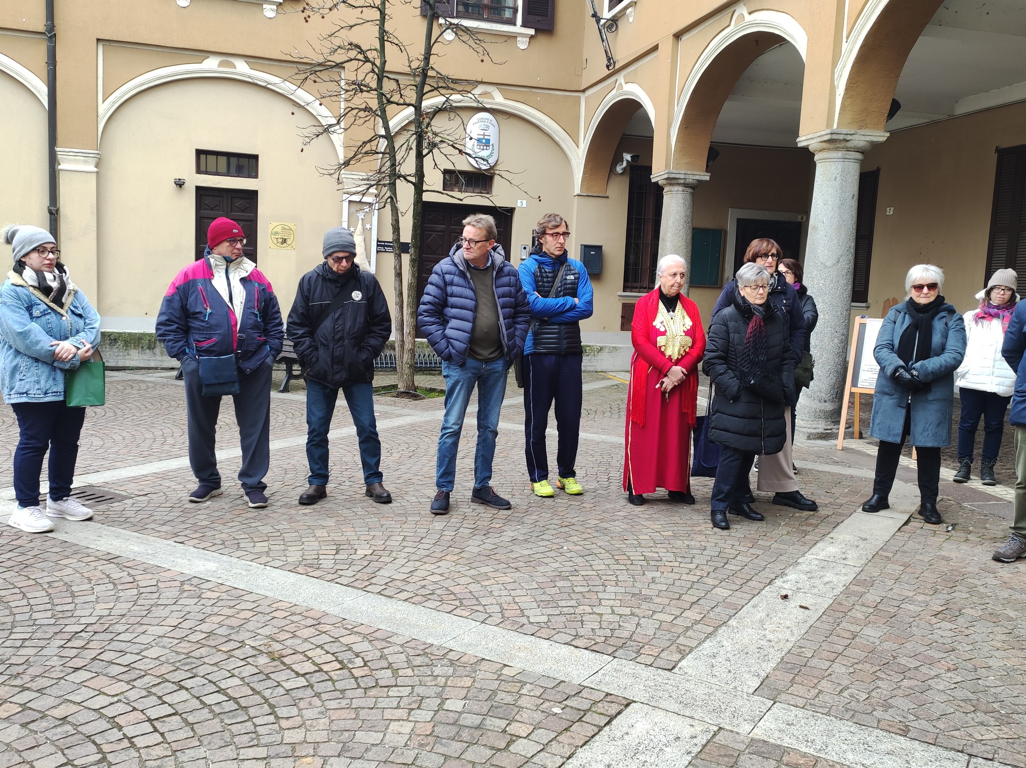 PadernoAuguriVolontari__3_.jpg (946 KB)