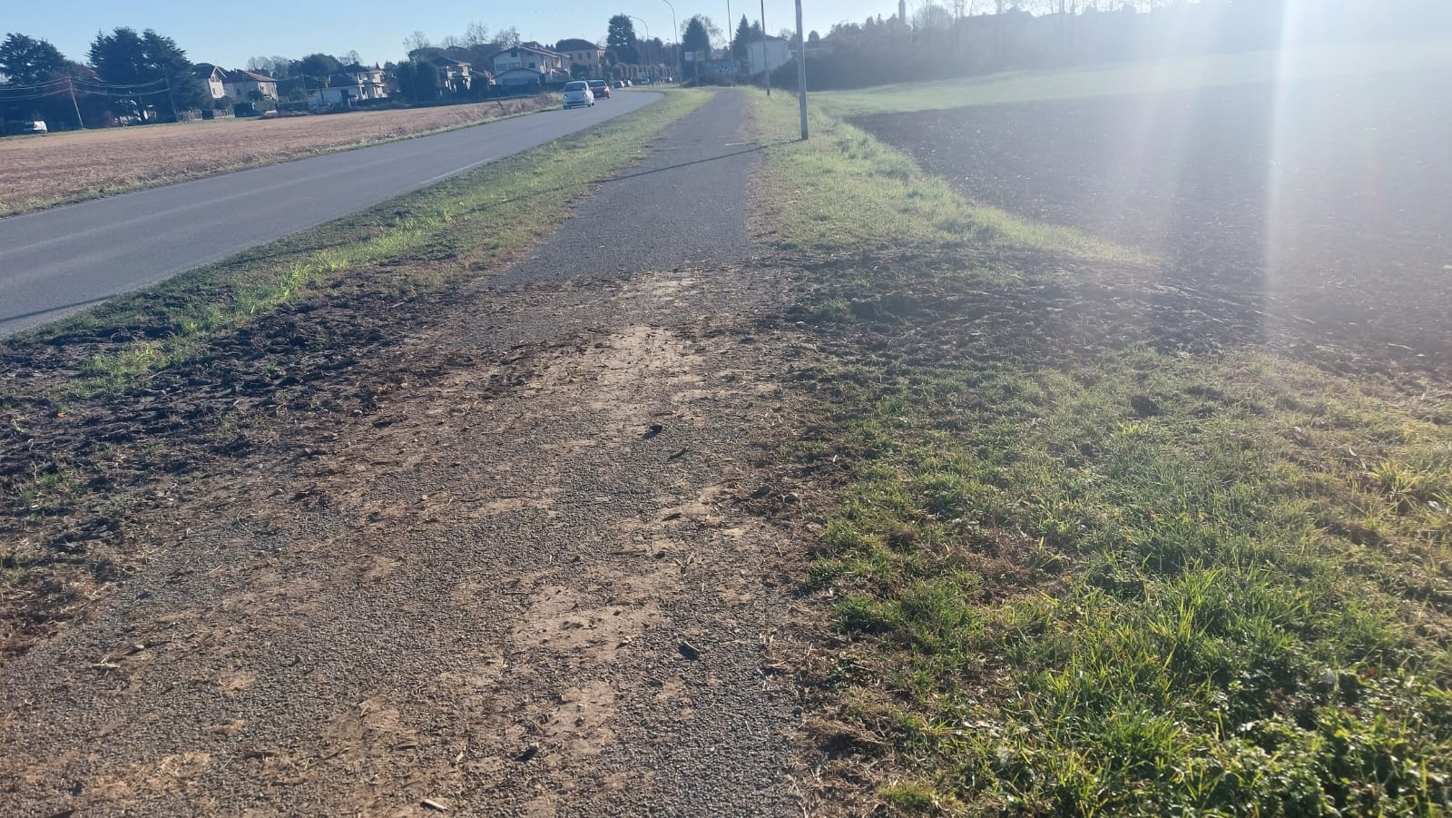 VerderioViaCaduti1.jpg (349 KB)