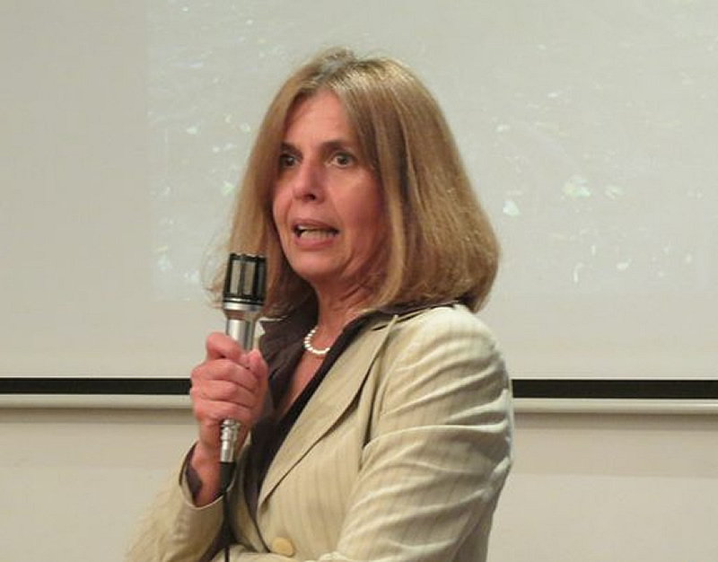 ChiacchiereSabrinaScola.jpg (81 KB)