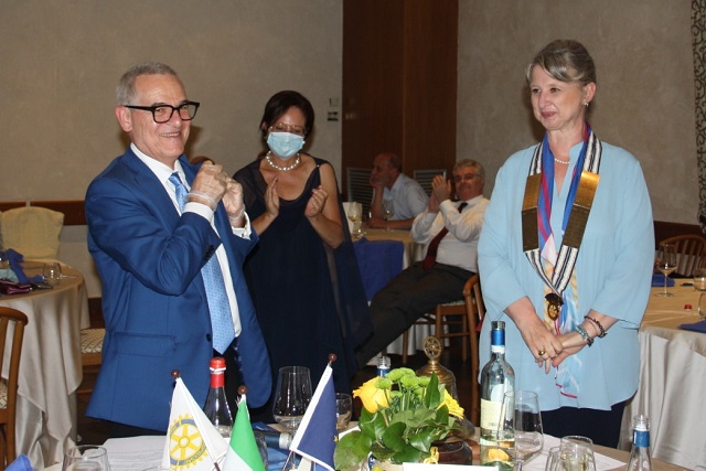Francesca_Perrot_2.jpg (94 KB)