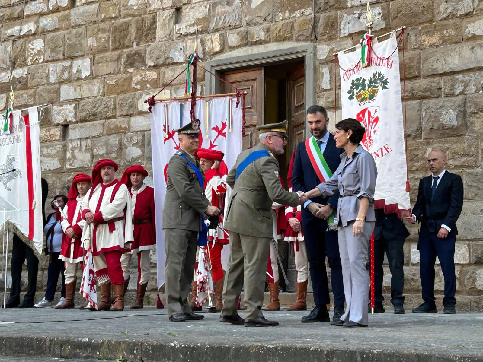 MandelliPremiazioneFirenze.jpg (305 KB)