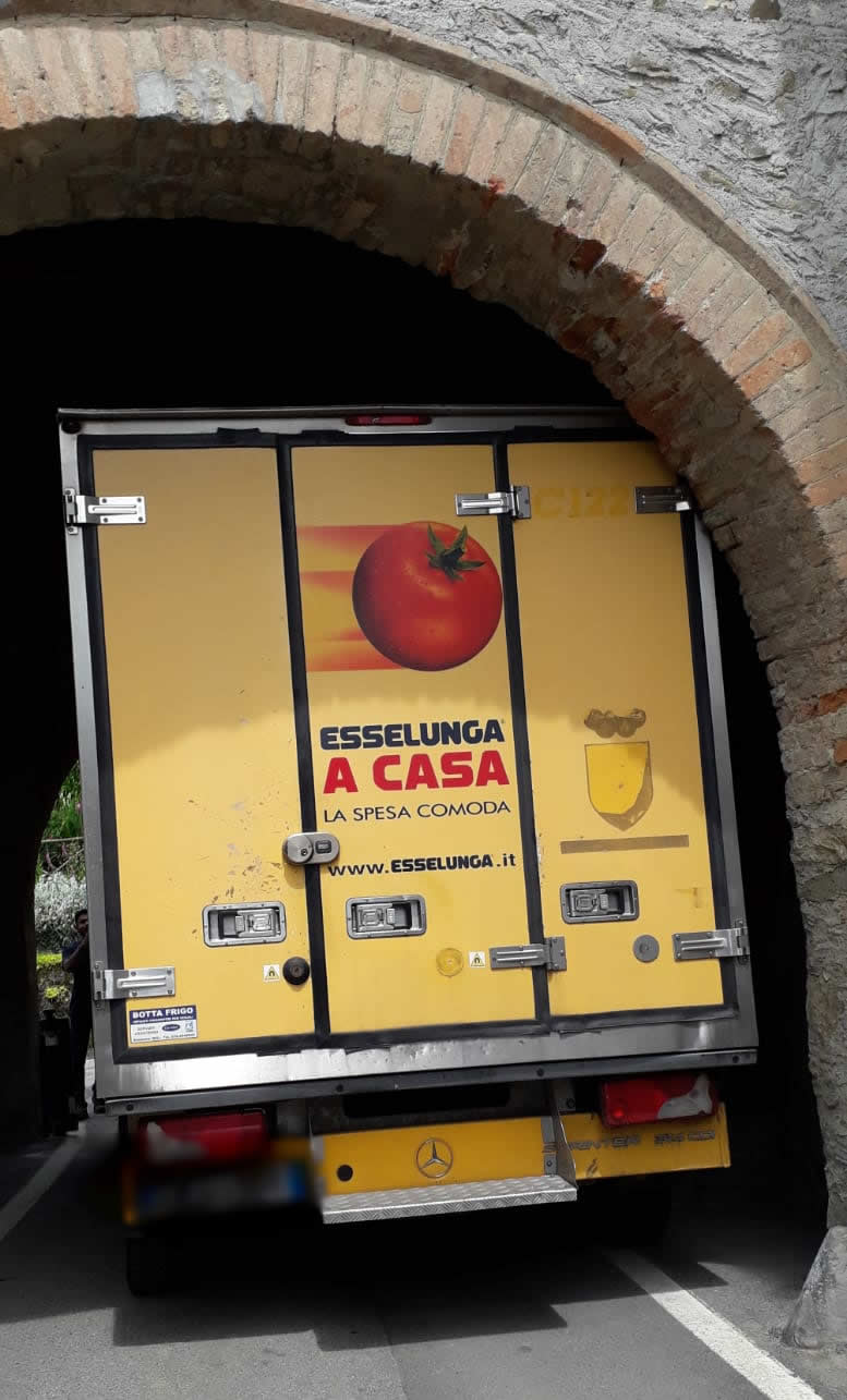 OlgiateIncastratoCamion1.jpg (101 KB)