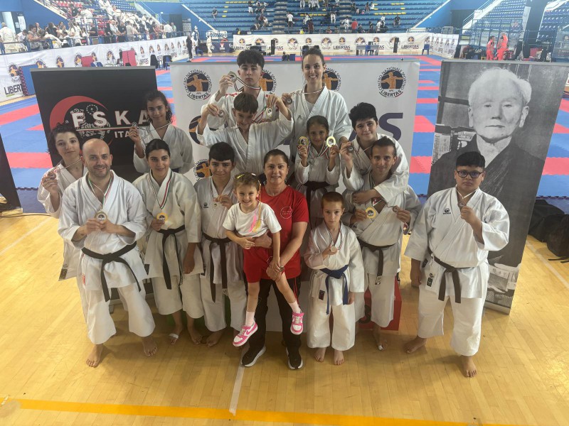 RReiwa_karate-do_ai_nazionali_a_Porto_S._Giorgio1.jpeg (144 KB)