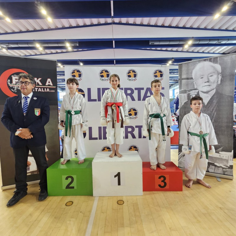 RReiwa_karate-do_ai_nazionali_a_Porto_S._Giorgio6.jpeg (146 KB)