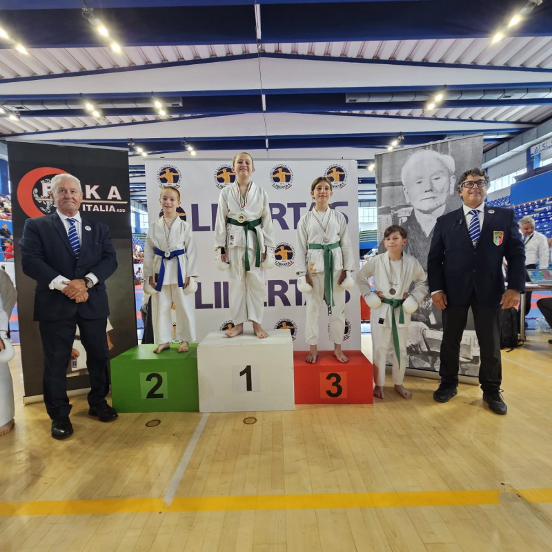 RReiwa_karate-do_ai_nazionali_a_Porto_S._Giorgio9.jpeg (147 KB)