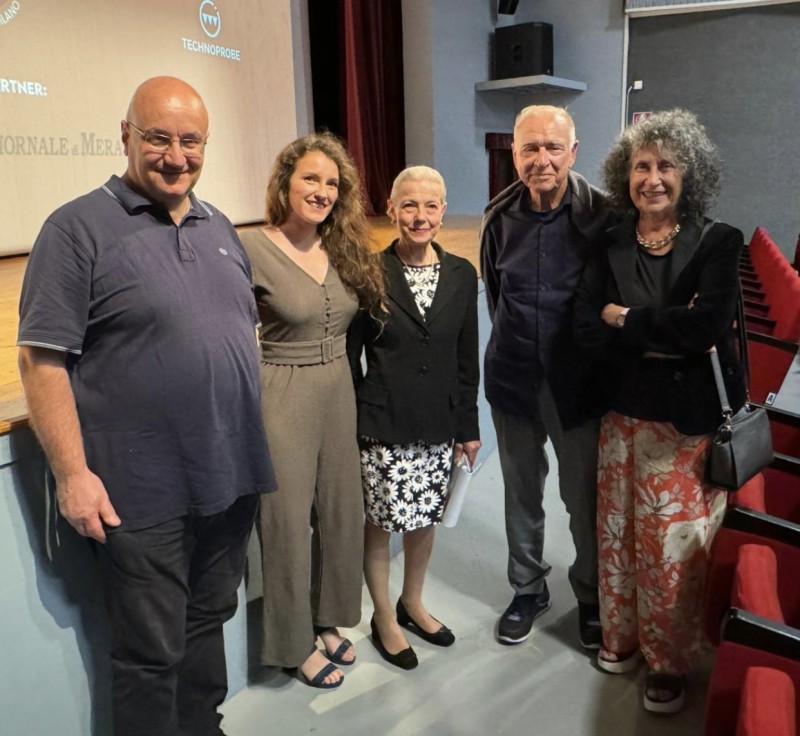Staff_Teatro_Manzoni.jpg (112 KB)