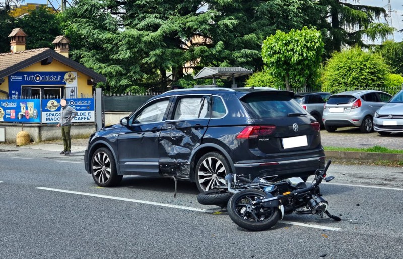 CernuscoIncidenteAutoMoto2.jpeg (170 KB)