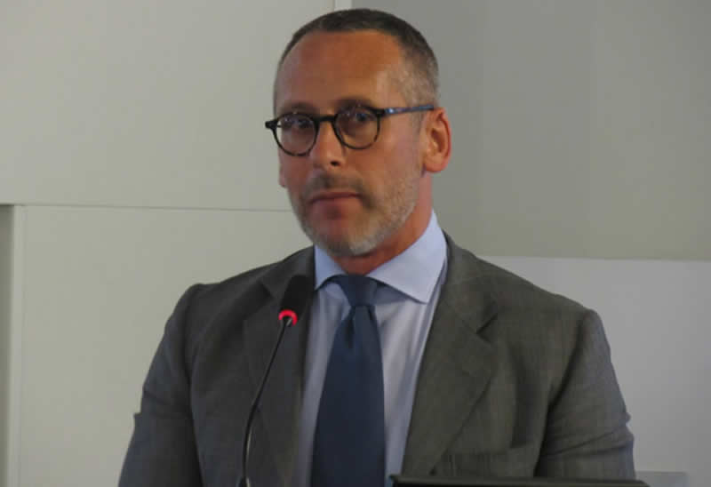 MauroPiazzaPinte.jpg (18 KB)