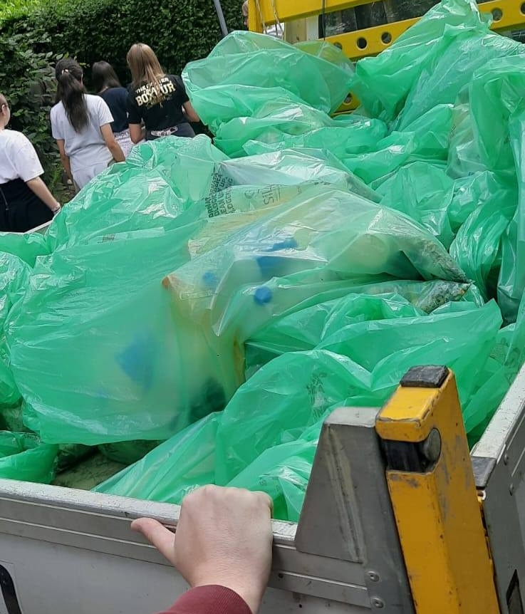 OlgiatePlasticfreeragazzi1.jpg (188 KB)